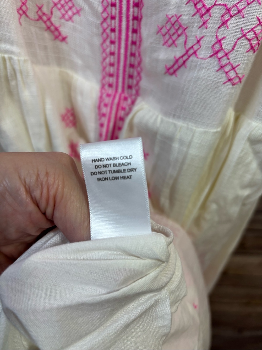 VICI Strut & Bolt Embroidered Linen Midi Dress Size Medium - Picture 10 of 10
